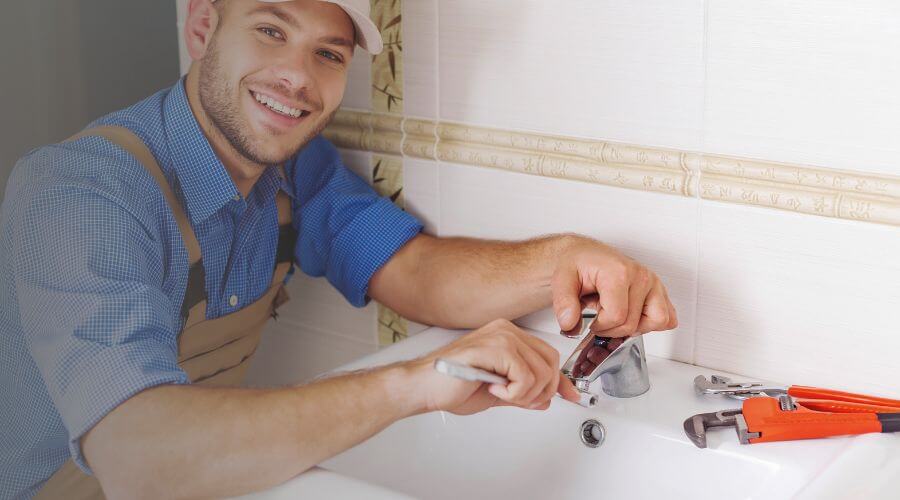 Professional clogged drains services in Oilton, OK